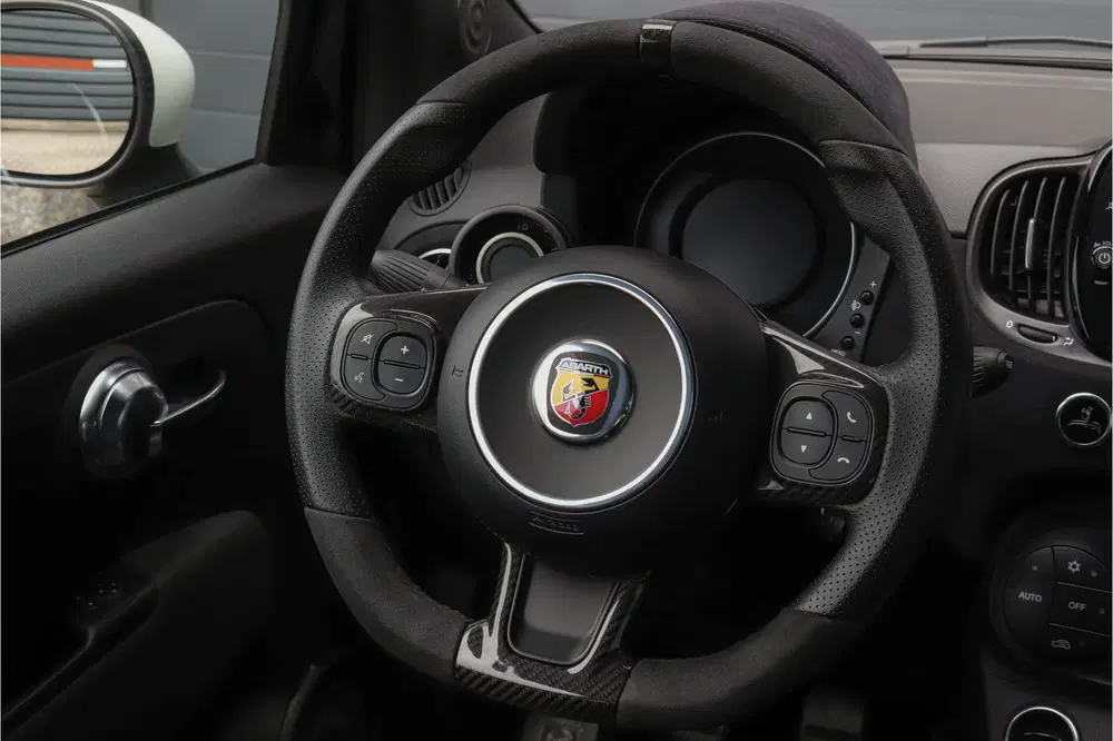 Abarth 695 1.4 T-Jet Esseesse Zeer uniek 1 van de 695 uit 2022, foto 11