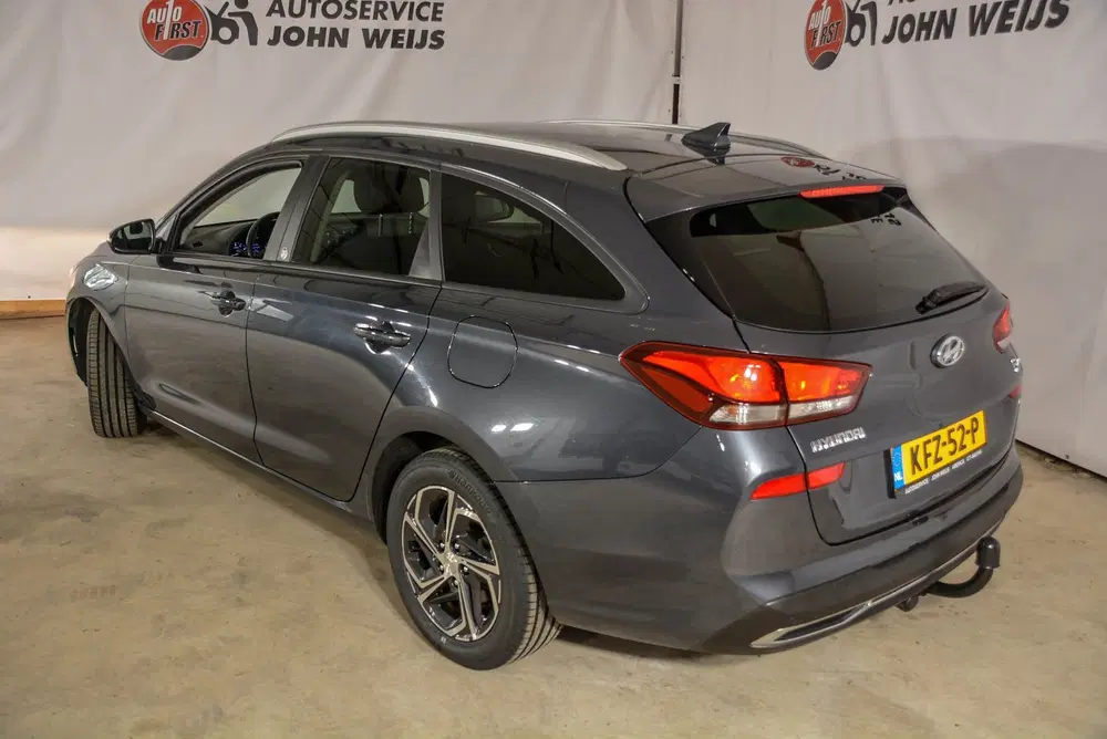Hyundai i30 1.5 T-GDi MHEV Hybrid uit 2021, foto 2