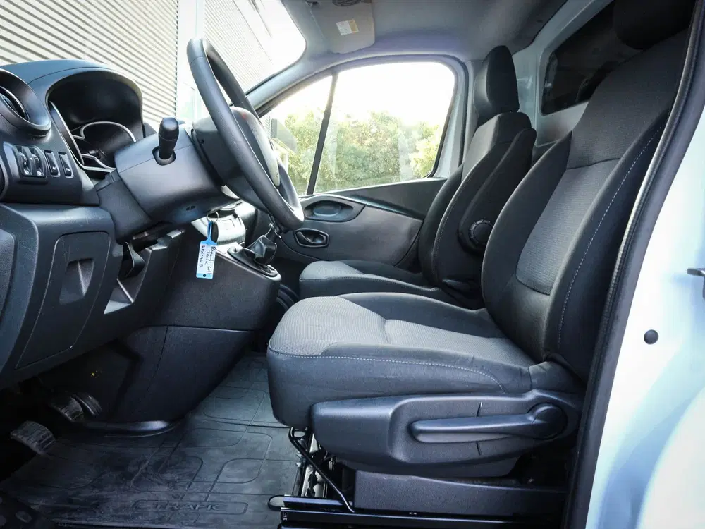 Renault Trafic 1.6 dCi 95 T27 L1H1 Comfort Airco uit 2020, foto 2