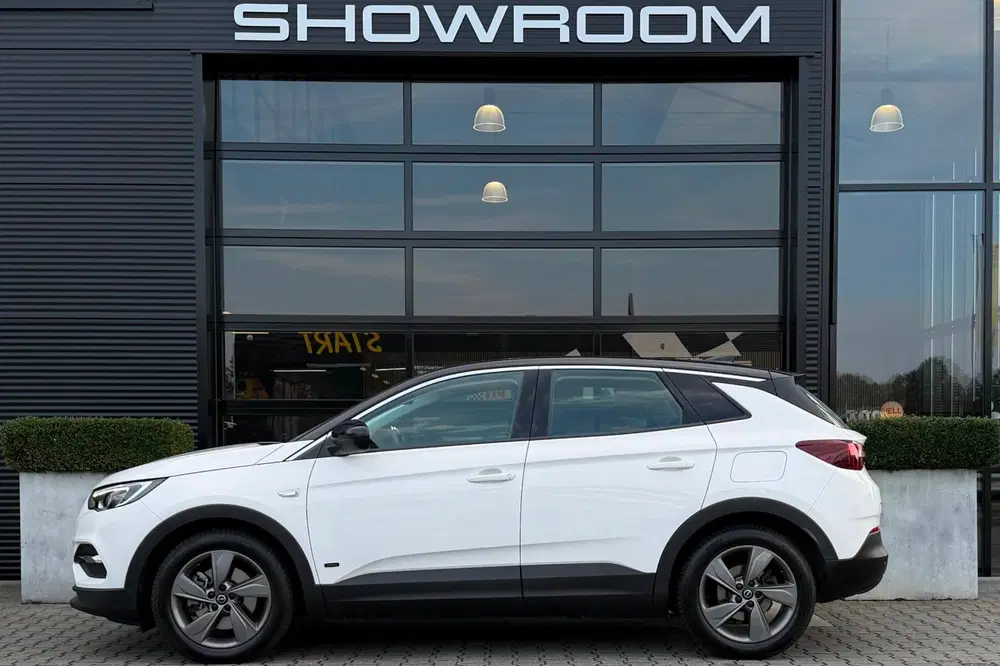 Opel Grandland 1.6 Turbo Hybrid Business Edition uit 2021, foto 3