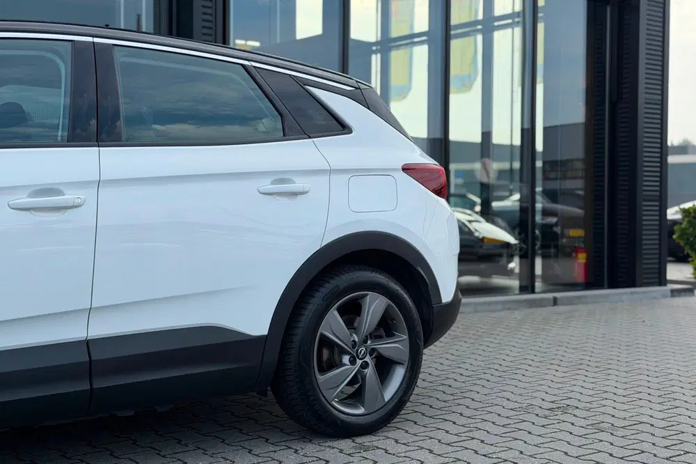 Opel Grandland 1.6 Turbo Hybrid Business Edition uit 2021, foto 5