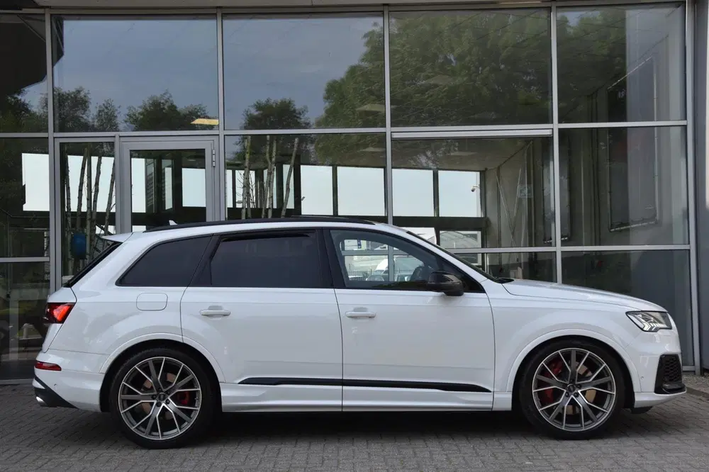 Audi SQ7 435PK uit 2019, foto 2