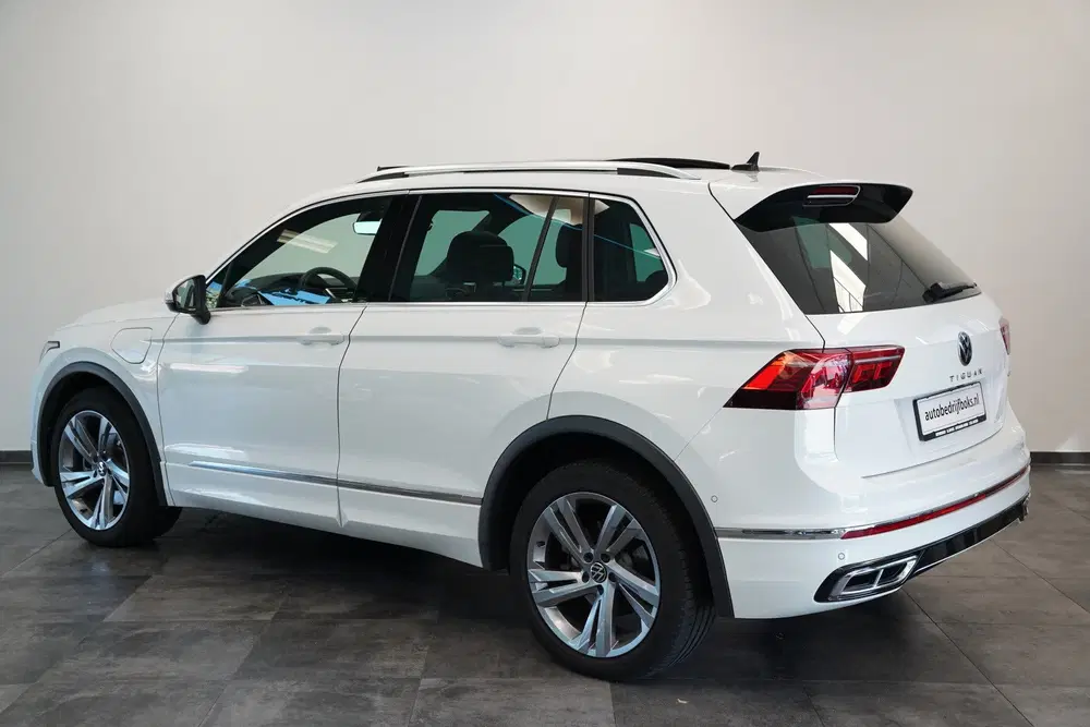 Volkswagen Tiguan 1.4 TSI eHybrid R-Line Business Panoramada uit 2024, foto 3