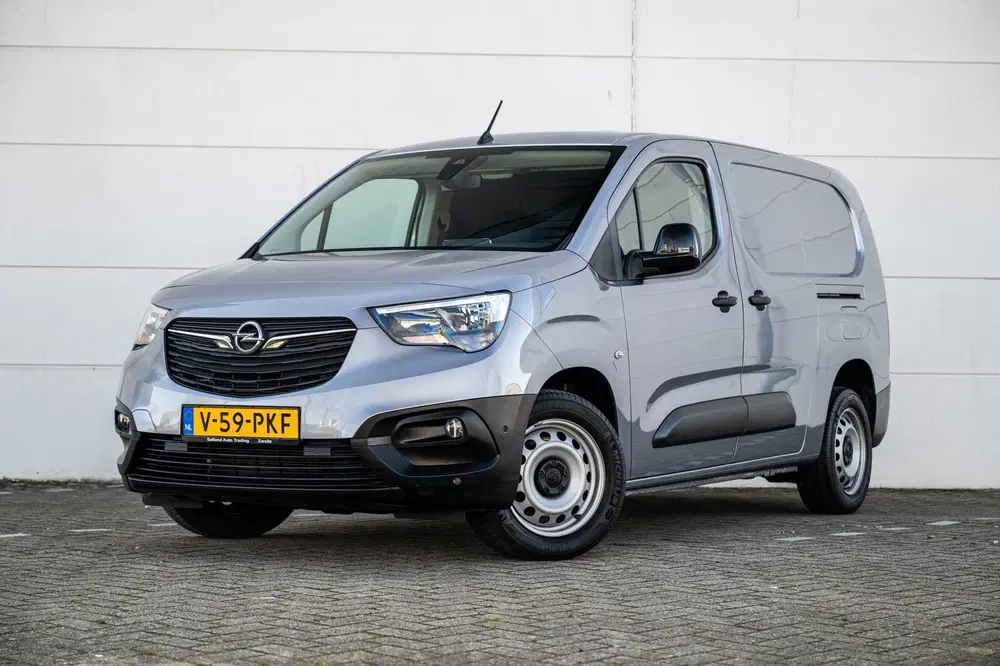 Opel Combo 1.2 Turbo 110pk L2 Innovation 2x Schuifdeu uit 2021