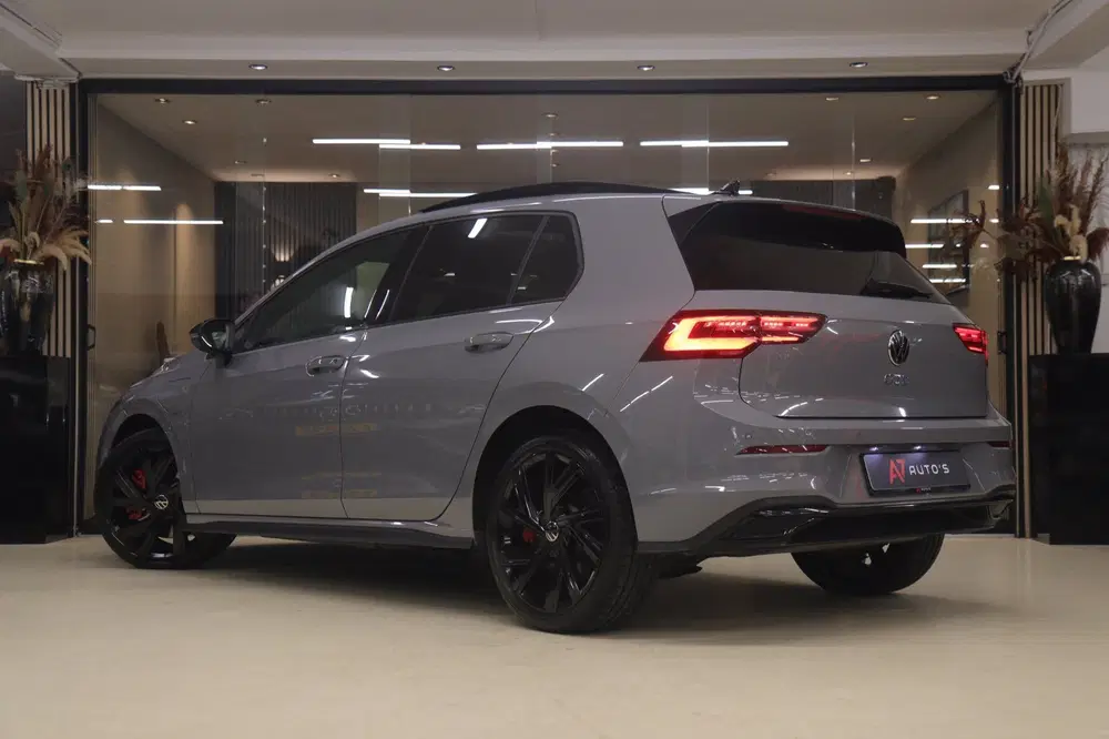 Volkswagen Golf 1.4 eHybrid GTE BLACKSTYLE uit 2022, foto 2