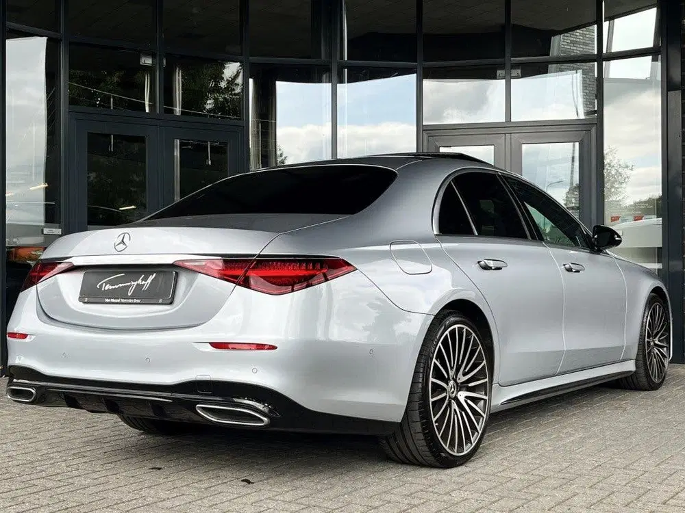 Mercedes-Benz S-Klasse 400D 4MATIC AMG LINE uit 2021, foto 3