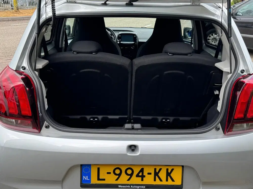 Peugeot 108 1.0 e-VTi Allure uit 2021, foto 11
