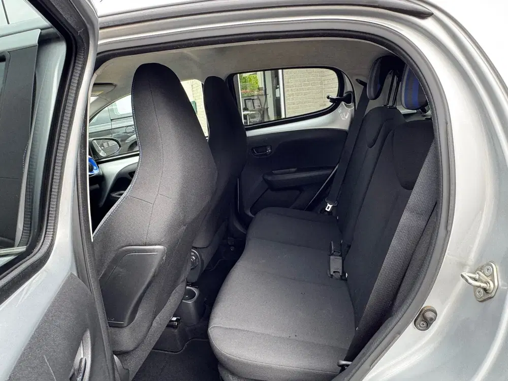 Peugeot 108 1.0 e-VTi Allure uit 2021, foto 12