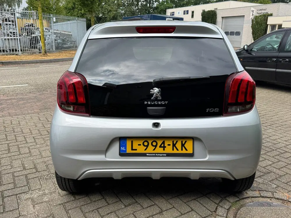 Peugeot 108 1.0 e-VTi Allure uit 2021, foto 5