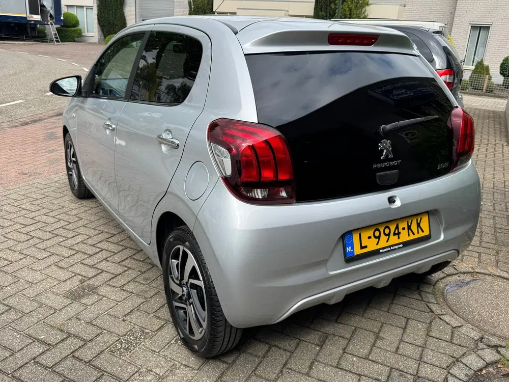 Peugeot 108 1.0 e-VTi Allure uit 2021, foto 6