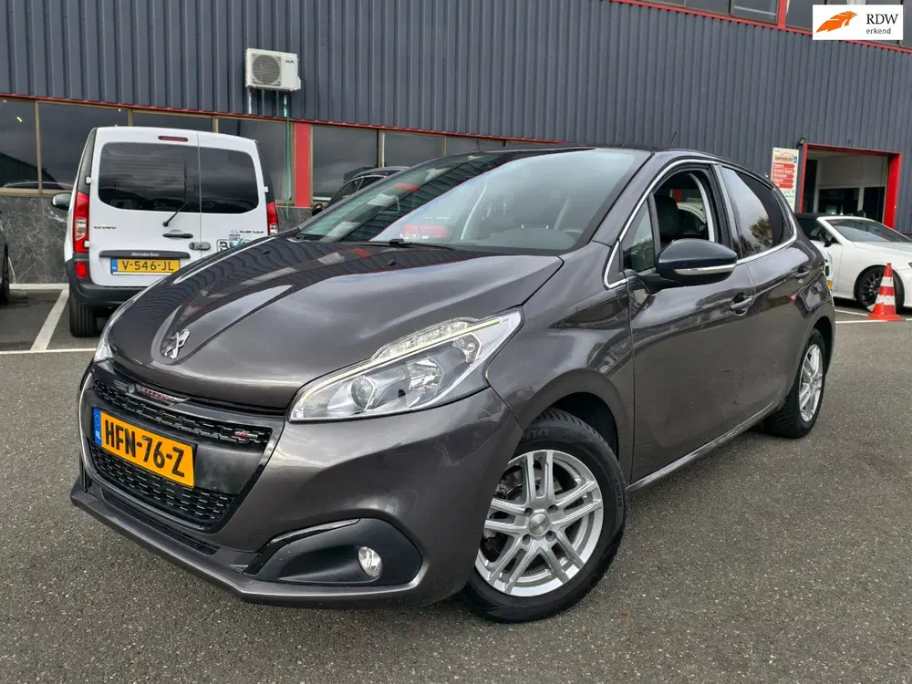 Peugeot 208 1.2 PureTech Allure uit 2019