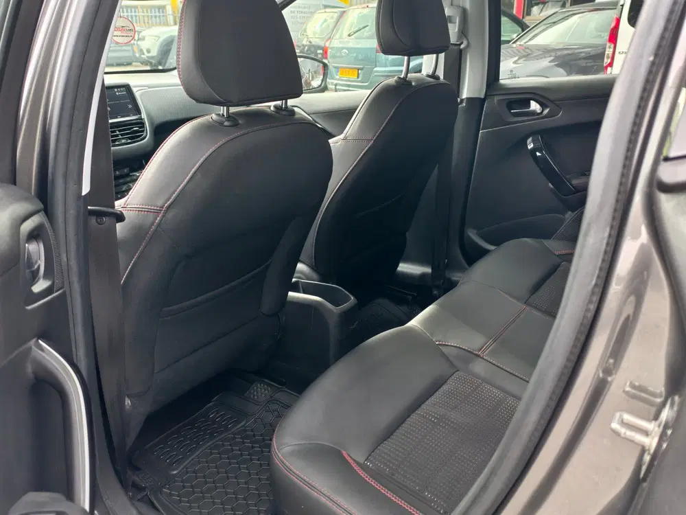 Peugeot 208 1.2 PureTech Allure uit 2019, foto 15