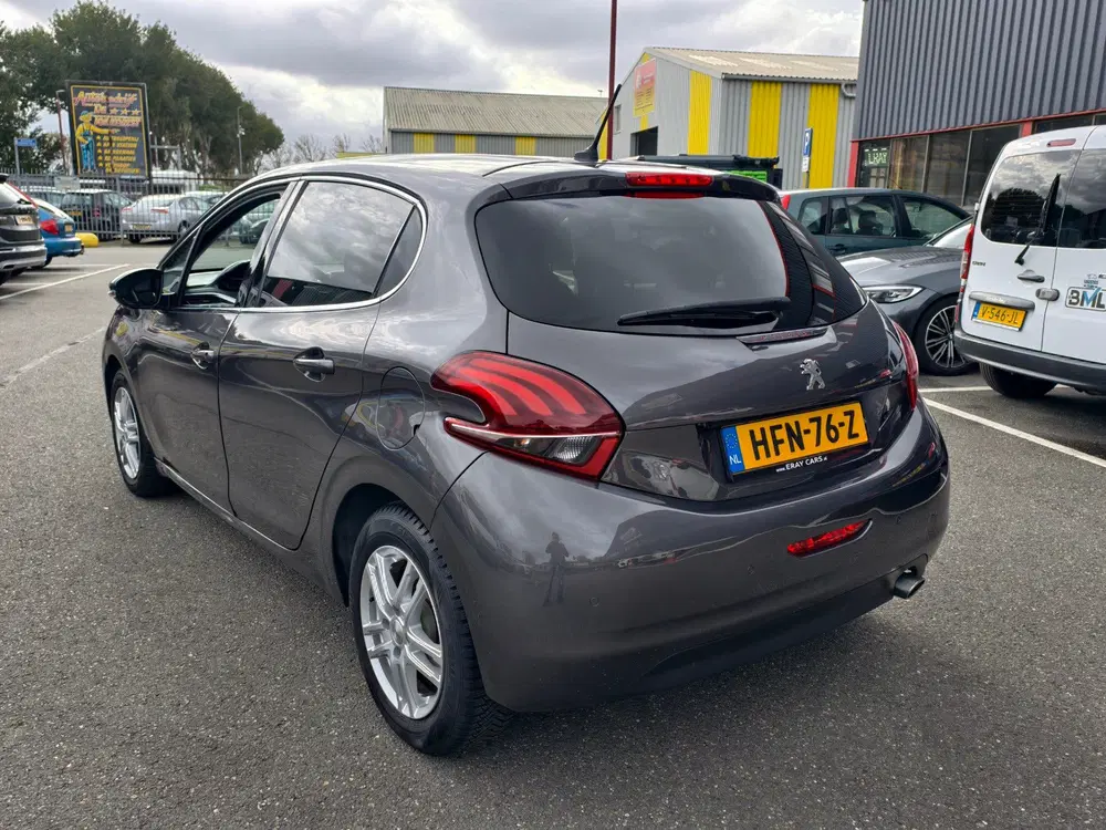 Peugeot 208 1.2 PureTech Allure uit 2019, foto 3