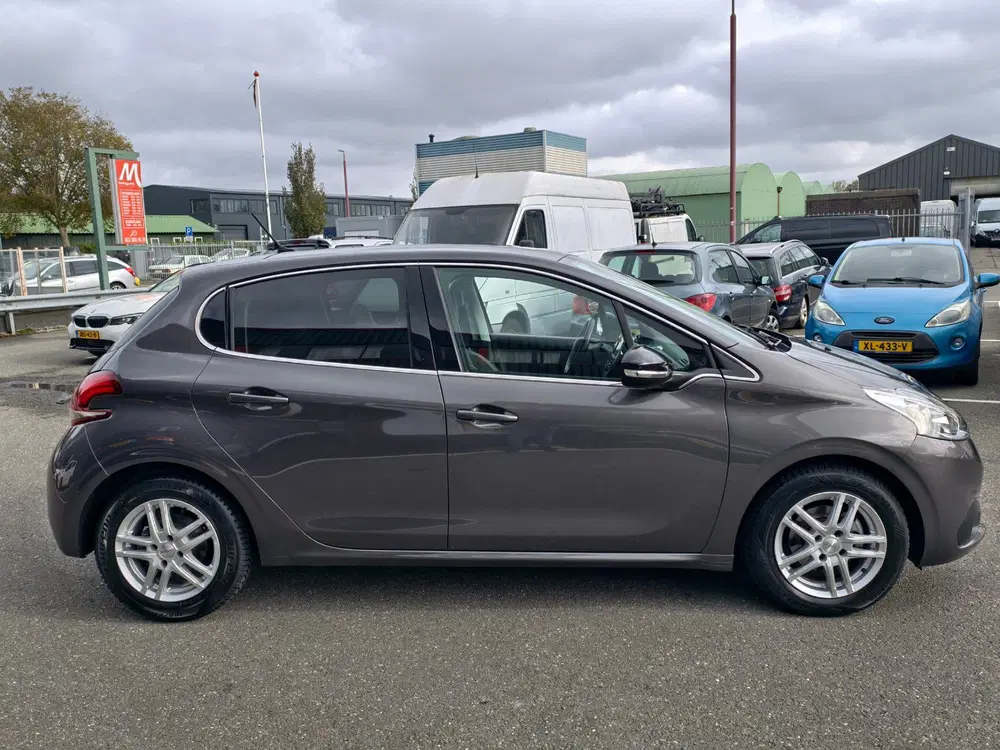 Peugeot 208 1.2 PureTech Allure uit 2019, foto 6