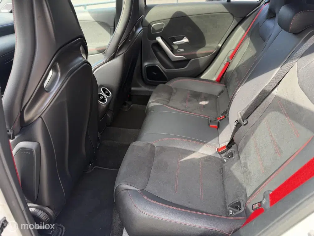 Mercedes-Benz A-Klasse Mercedes A-klasse AMG 35 4MATIC uit 2019, foto 13