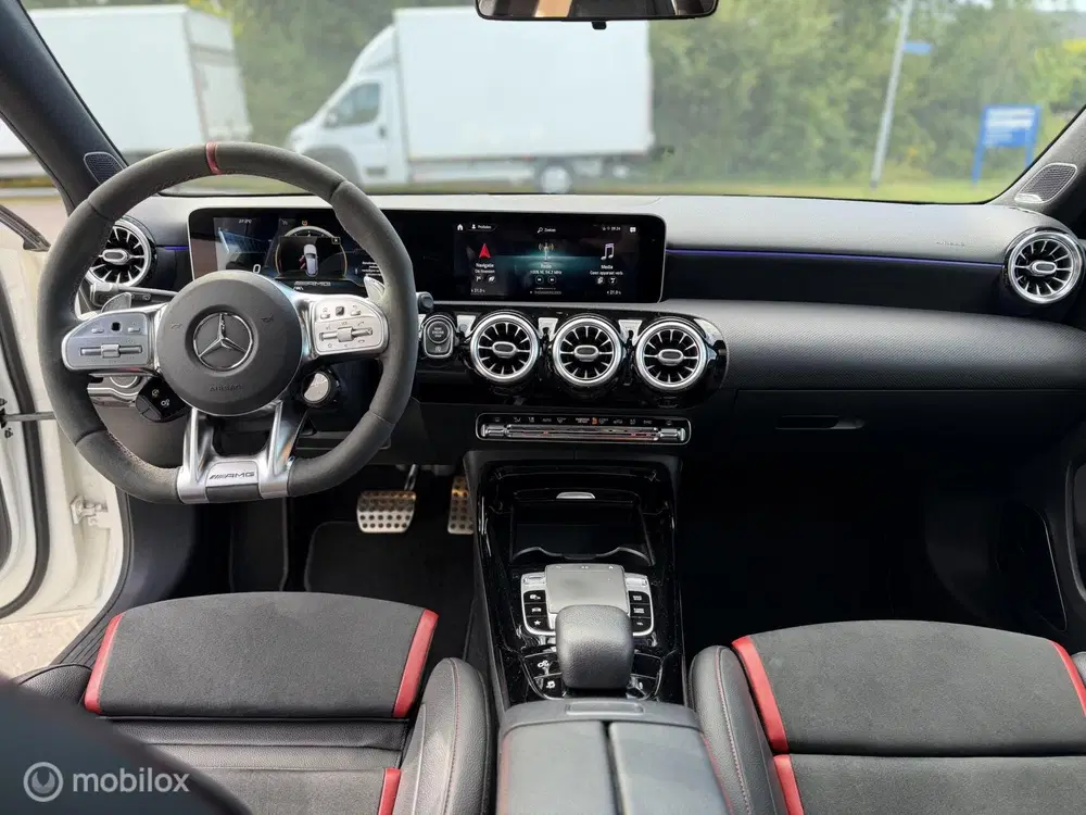 Mercedes-Benz A-Klasse Mercedes A-klasse AMG 35 4MATIC uit 2019, foto 14