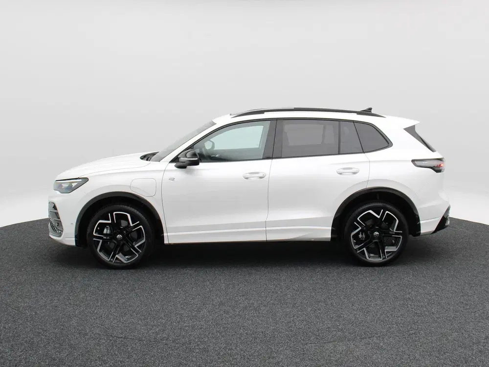 Volkswagen Tiguan 1.5 eHybrid 272 Pk Automaat R-Line Edition uit 2025, foto 10