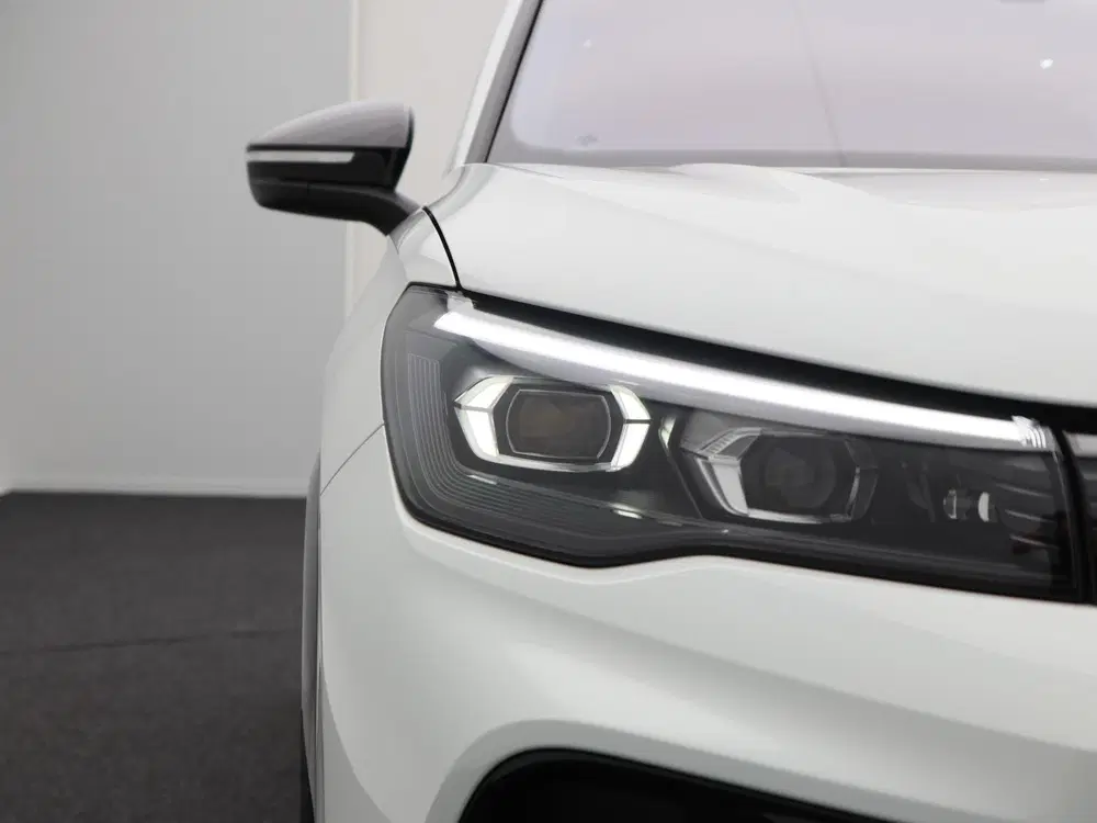 Volkswagen Tiguan 1.5 eHybrid 272 Pk Automaat R-Line Edition uit 2025, foto 11
