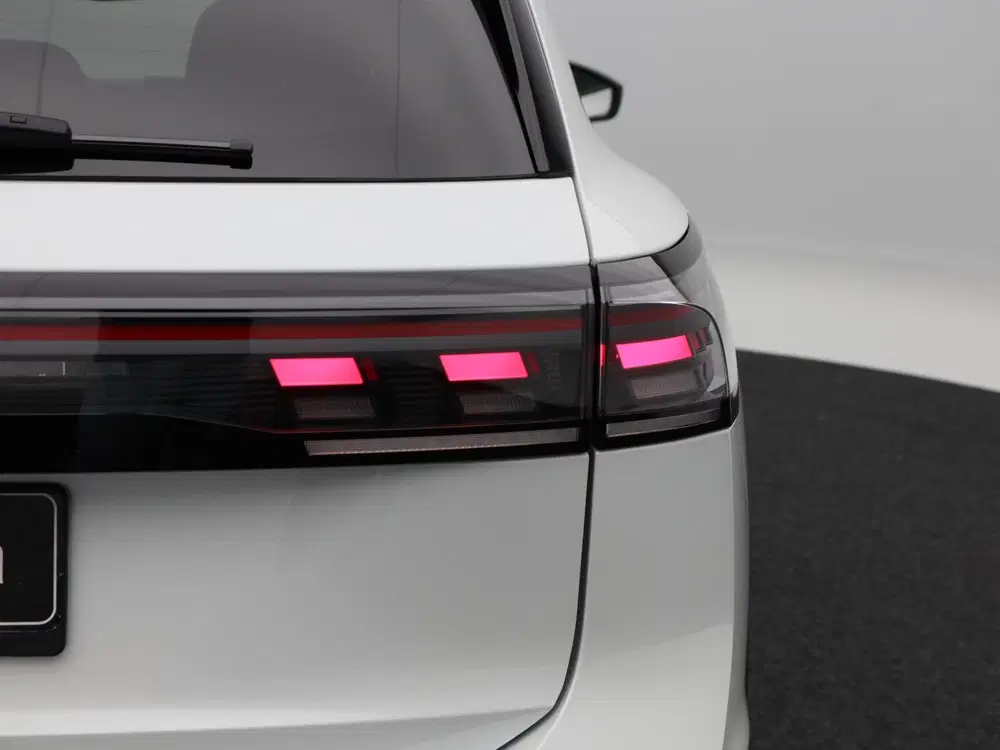 Volkswagen Tiguan 1.5 eHybrid 272 Pk Automaat R-Line Edition uit 2025, foto 15