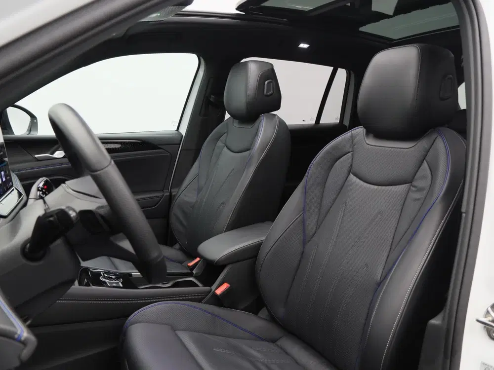 Volkswagen Tiguan 1.5 eHybrid 272 Pk Automaat R-Line Edition uit 2025, foto 5