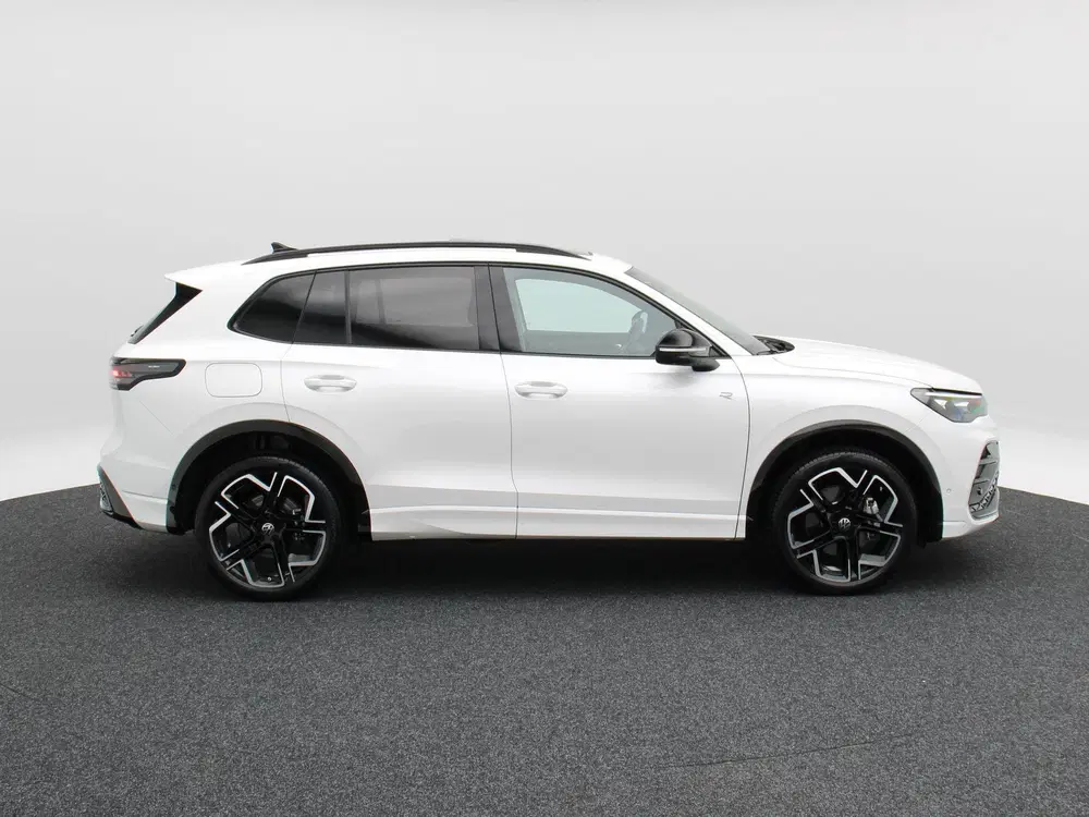 Volkswagen Tiguan 1.5 eHybrid 272 Pk Automaat R-Line Edition uit 2025, foto 9