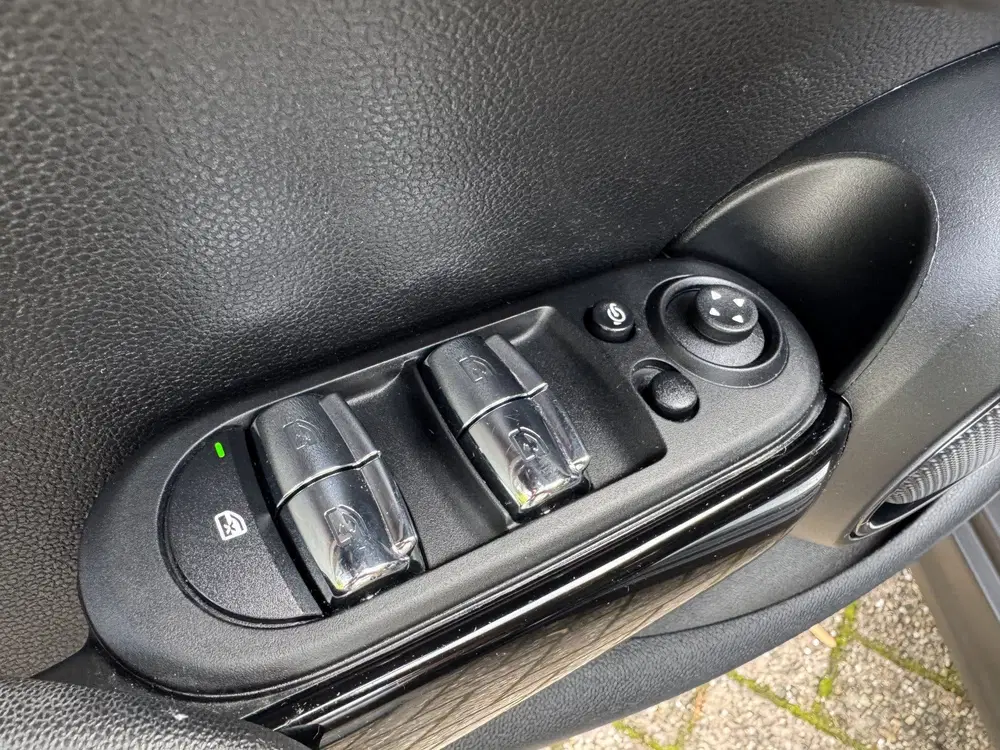 Mini One 1.5 One Climate Control Led Navi Carplay uit 2022, foto 10