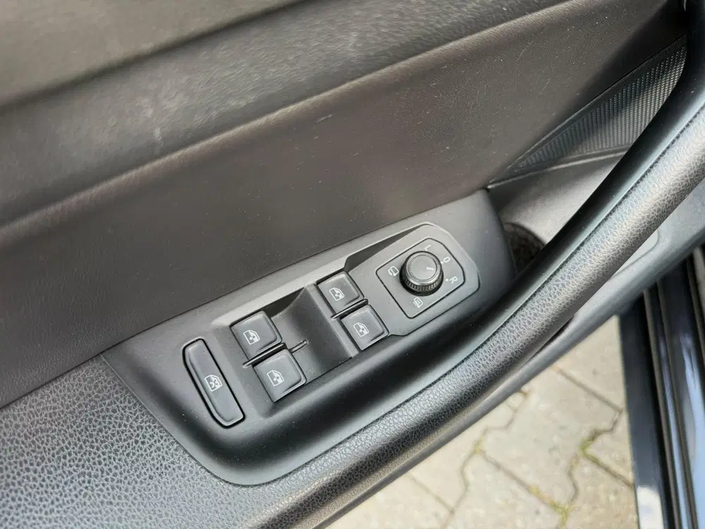 Volkswagen Arteon 1.5 TSI Business R pano uit 2019, foto 15