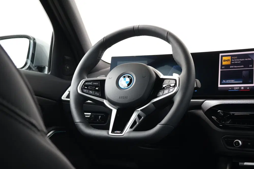 BMW 3-serie 330e M Sport Edition uit 2026, foto 13