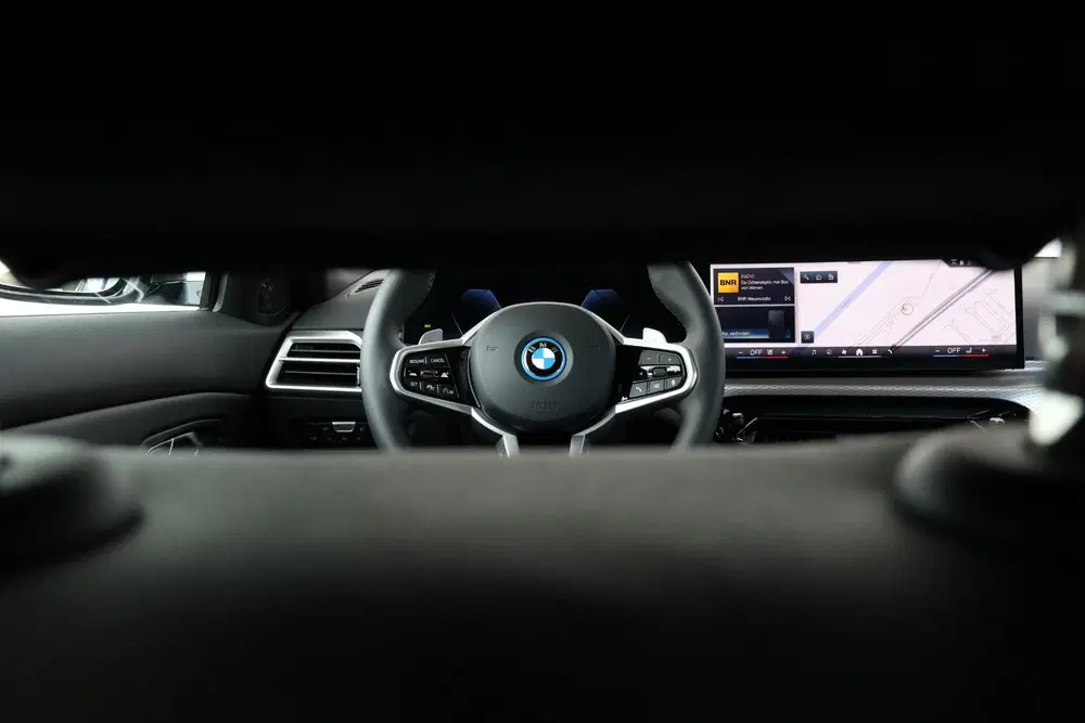 BMW 3-serie 330e M Sport Edition uit 2026, foto 14