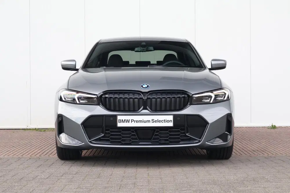 BMW 3-serie 330e M Sport Edition uit 2026, foto 2