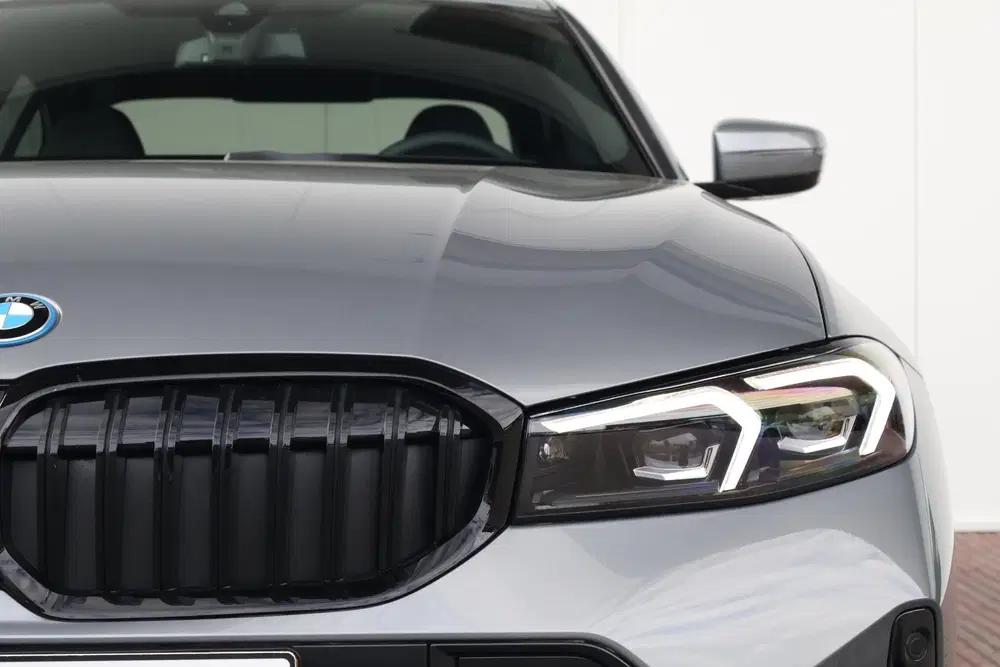 BMW 3-serie 330e M Sport Edition uit 2026, foto 3