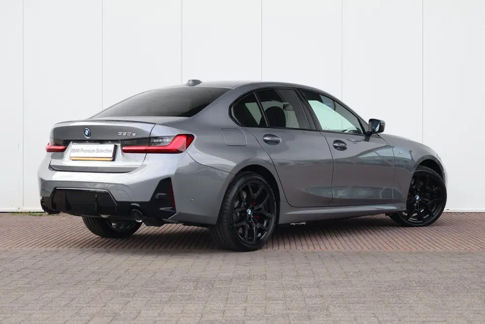 BMW 3-serie 330e M Sport Edition uit 2026, foto 7
