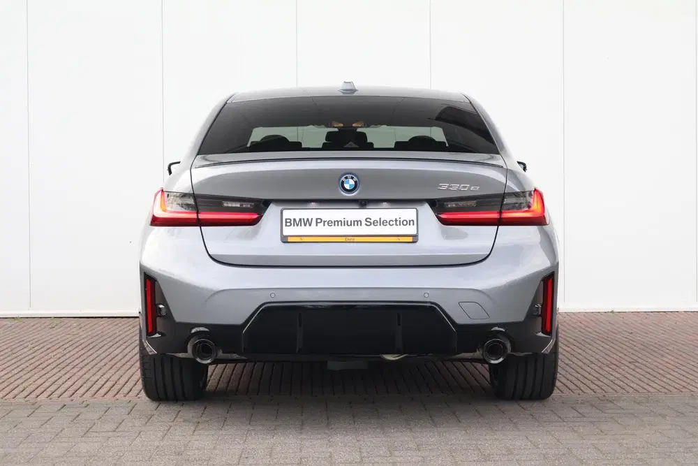 BMW 3-serie 330e M Sport Edition uit 2026, foto 8