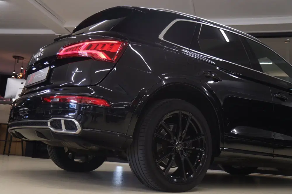 Audi Q5 55 TFSI e quattro Competition uit 2019, foto 11