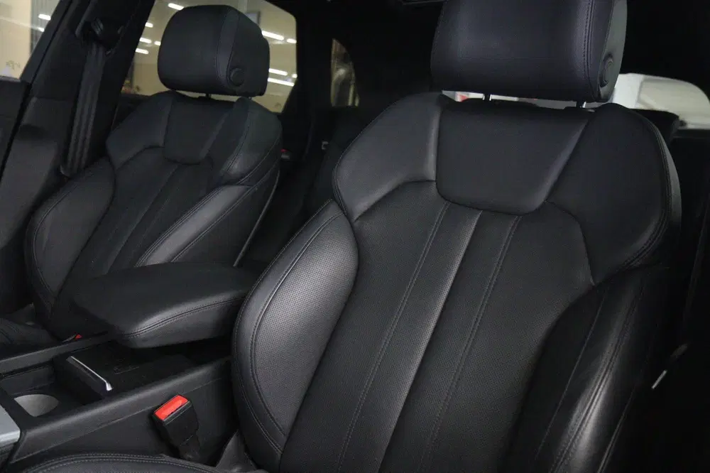 Audi Q5 55 TFSI e quattro Competition uit 2019, foto 13