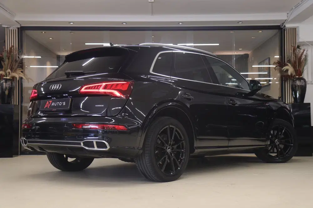 Audi Q5 55 TFSI e quattro Competition uit 2019, foto 4