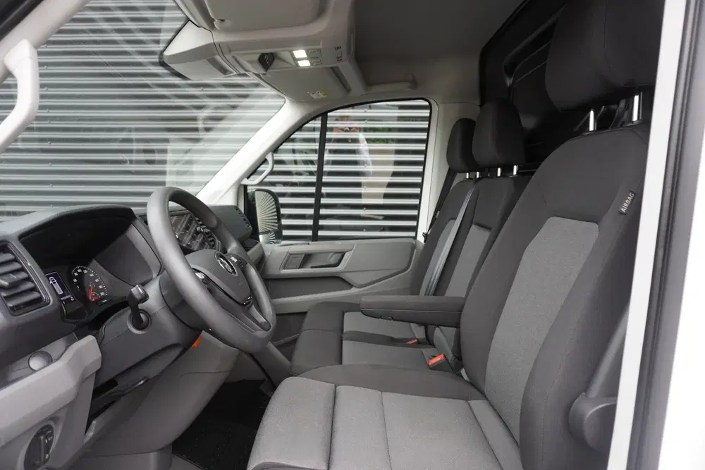 Volkswagen Crafter 140pk Automaat L3H2 Navigatie LED ACC Cru uit 2024, foto 2
