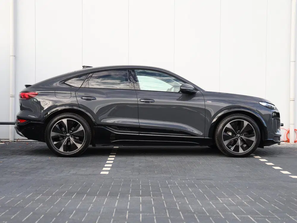 Audi Q6 e-tron S edition performance 100 kWh 306pk uit 2025, foto 2