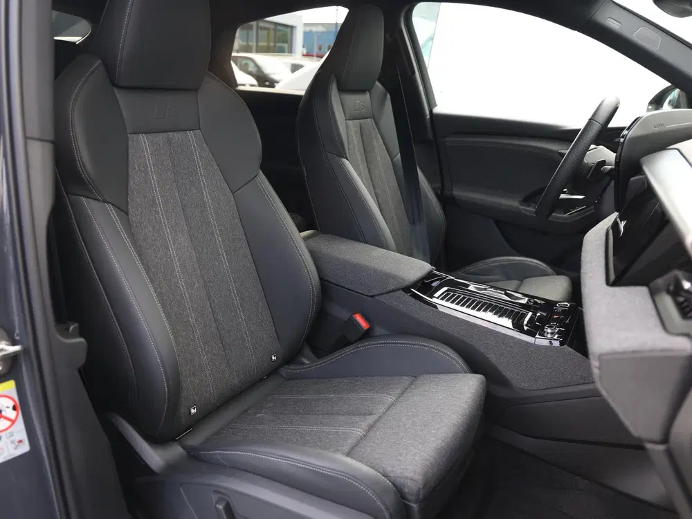 Audi Q6 e-tron S edition performance 100 kWh 306pk uit 2025, foto 9