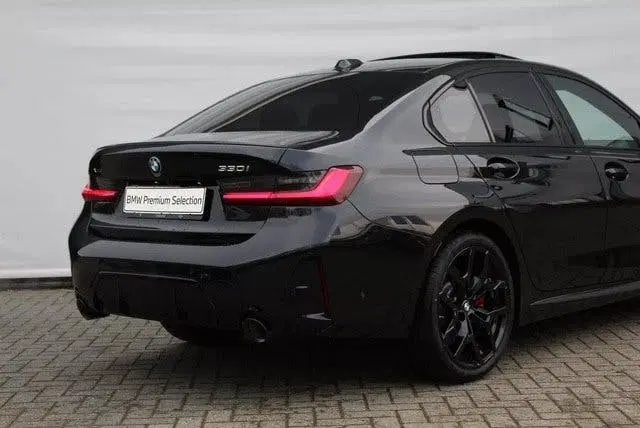 BMW 3-serie 330i xDrive M Sport Automaat uit 2026, foto 12