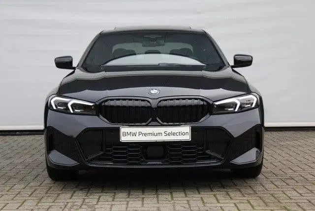BMW 3-serie 330i xDrive M Sport Automaat uit 2026, foto 2