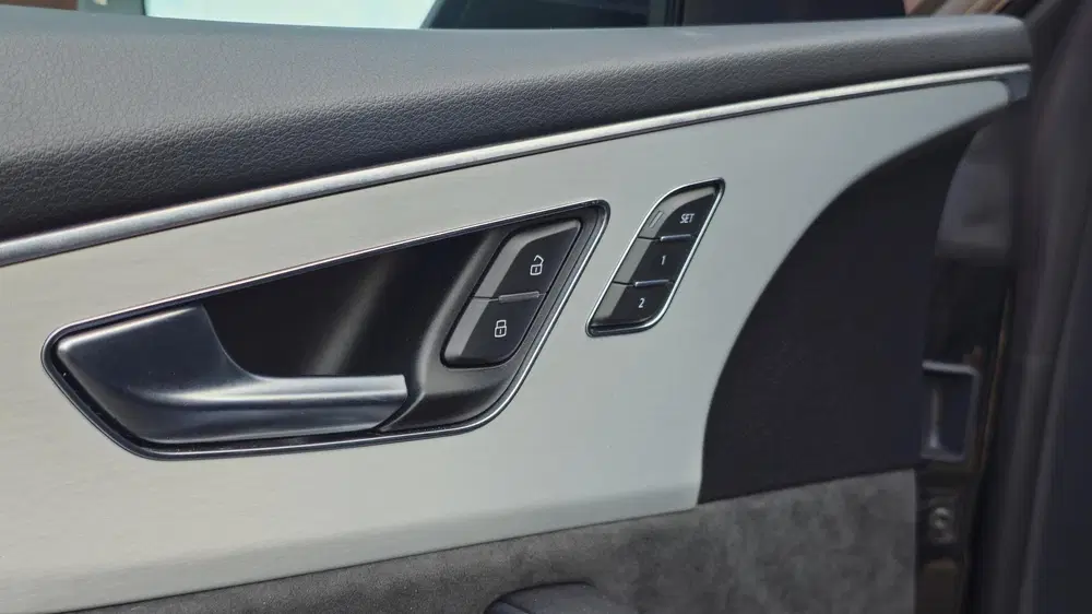 Audi SQ8 4.0 TFSI SQ8 quattro 508 PK uit 2022, foto 13