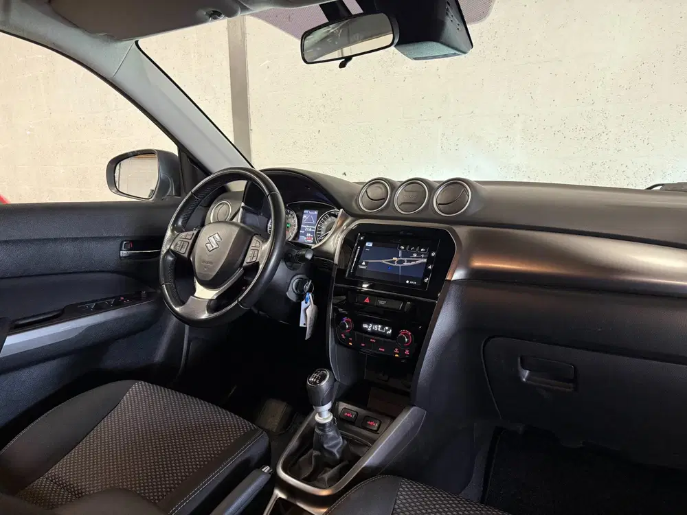 Suzuki Vitara 1.4 Boosterjet Smart Hybrid Navi uit 2021, foto 11
