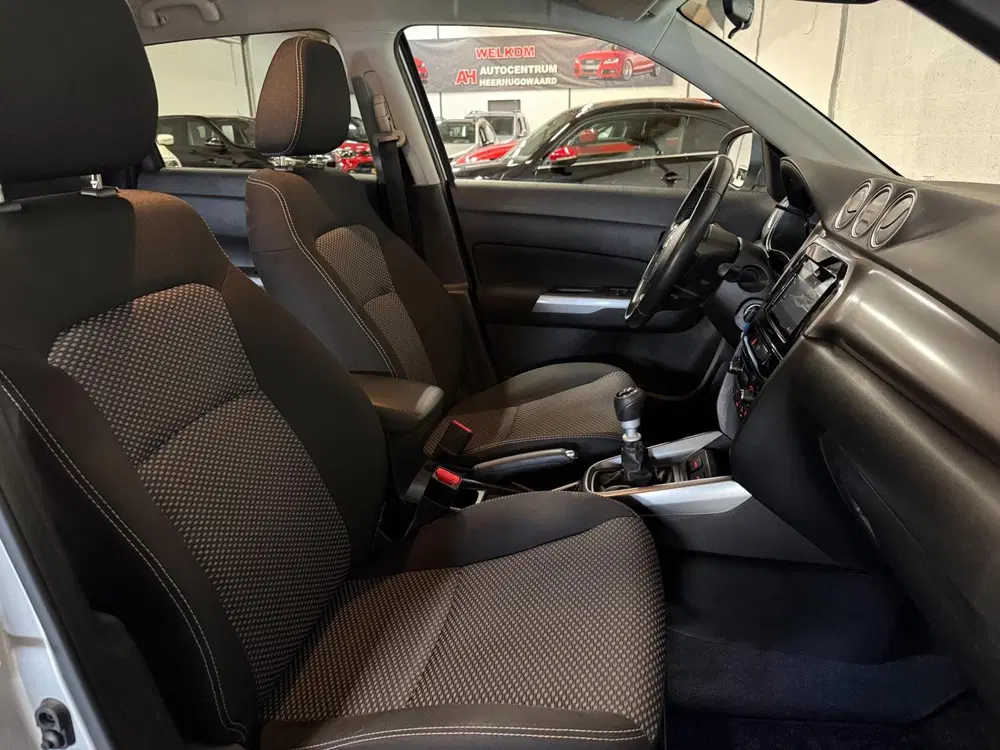 Suzuki Vitara 1.4 Boosterjet Smart Hybrid Navi uit 2021, foto 12