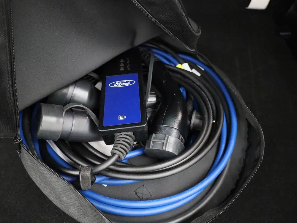 Ford Kuga 2.5 PHEV ST-Line uit 2025, foto 12