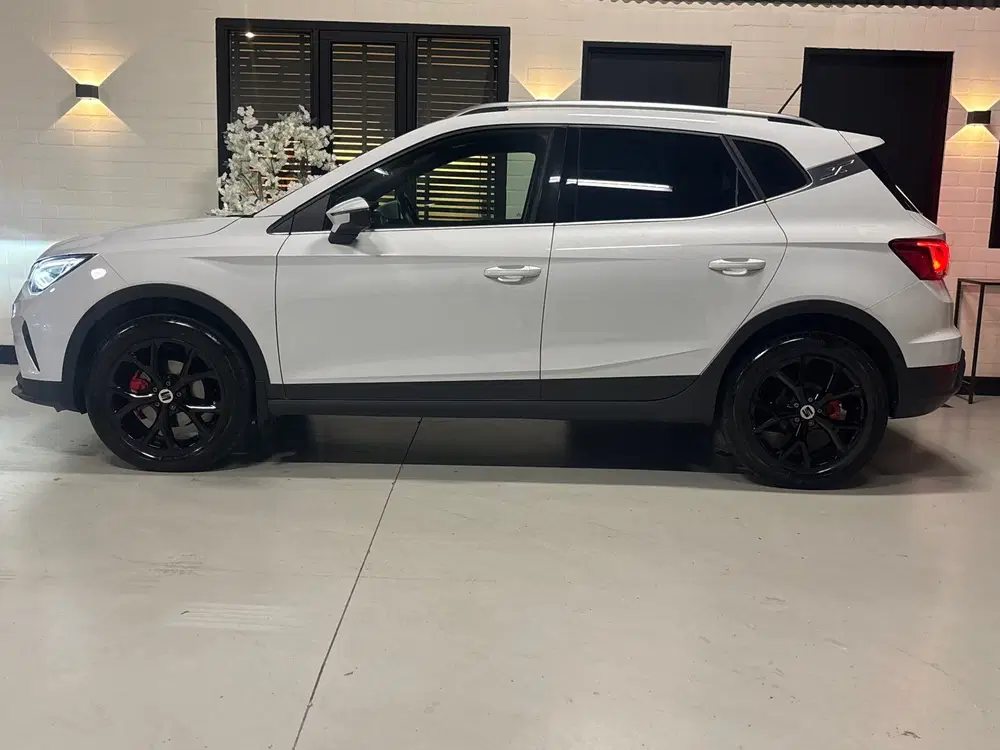 SEAT Arona 1.0 EcoTSI FR Busines Cam uit 2024, foto 6