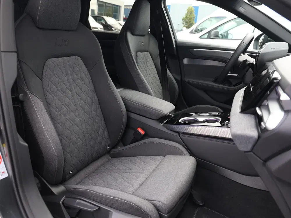 Audi A6 2.0 e-hybrid quattro S edition 299pk uit 2025, foto 8