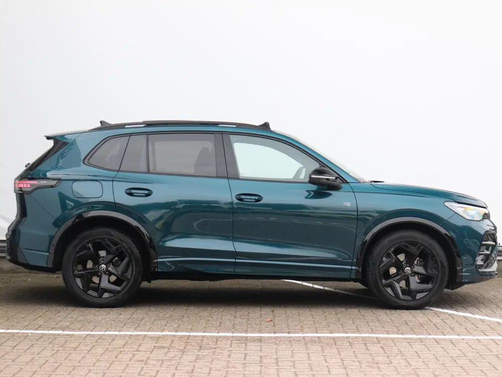 Volkswagen Tiguan 1.5 eTSI R-Line Edition uit 2024, foto 4