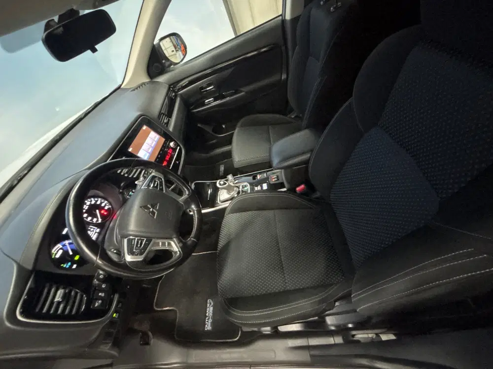 Mitsubishi Outlander 2.4 PHEV Pure Clima uit 2021, foto 10