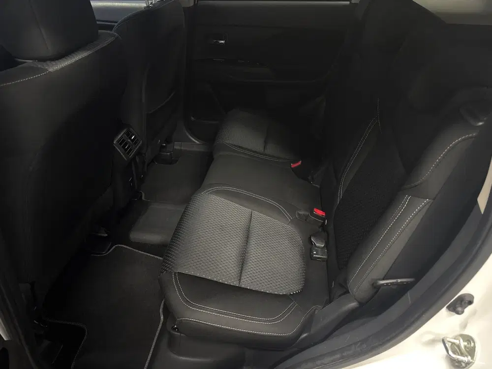 Mitsubishi Outlander 2.4 PHEV Pure Clima uit 2021, foto 12
